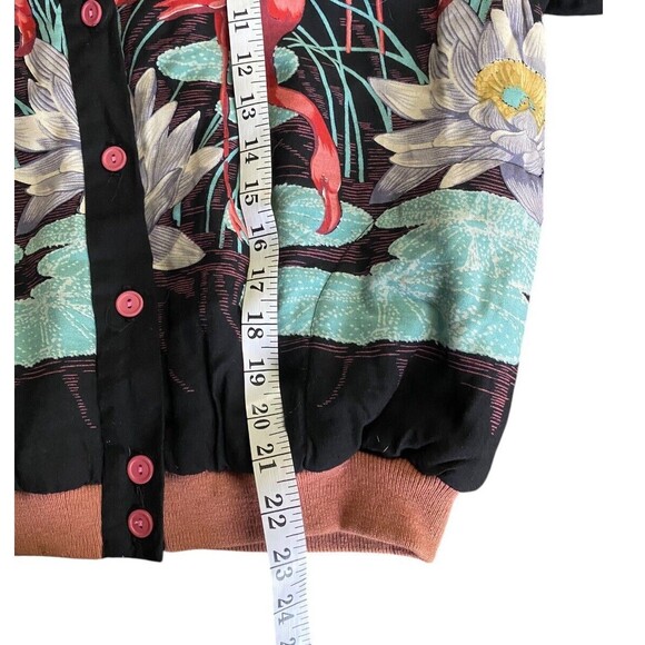 Vtg Black bomber jacket buttons flamingos lily pad flowers printed Size Medium M - Picture 9 of 16